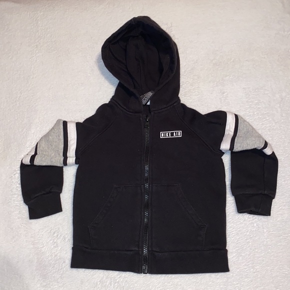 Nike toddler hoodie & jogger set (24M) - Picture 2 of 9